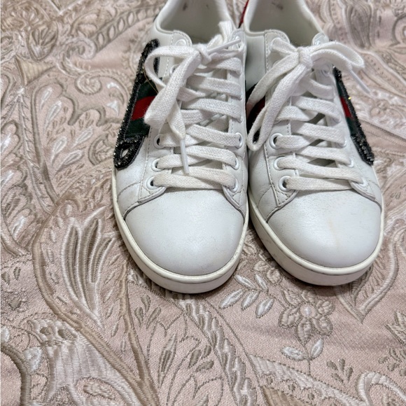 Pre loved Ladies Gucci sneakers. Limited edition design. - Picture 3 of 4